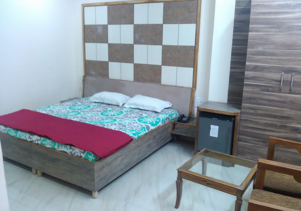 Hotel Palace Hoshiarpur Exterior foto